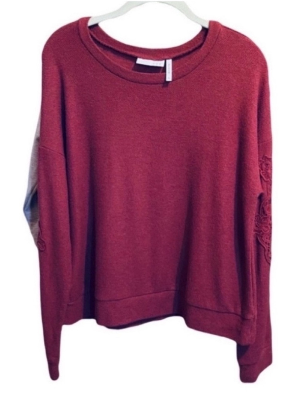 LUQ Pullover Sweater Crochet Lace on Sleeves Heather Wine Red Purple Size XL